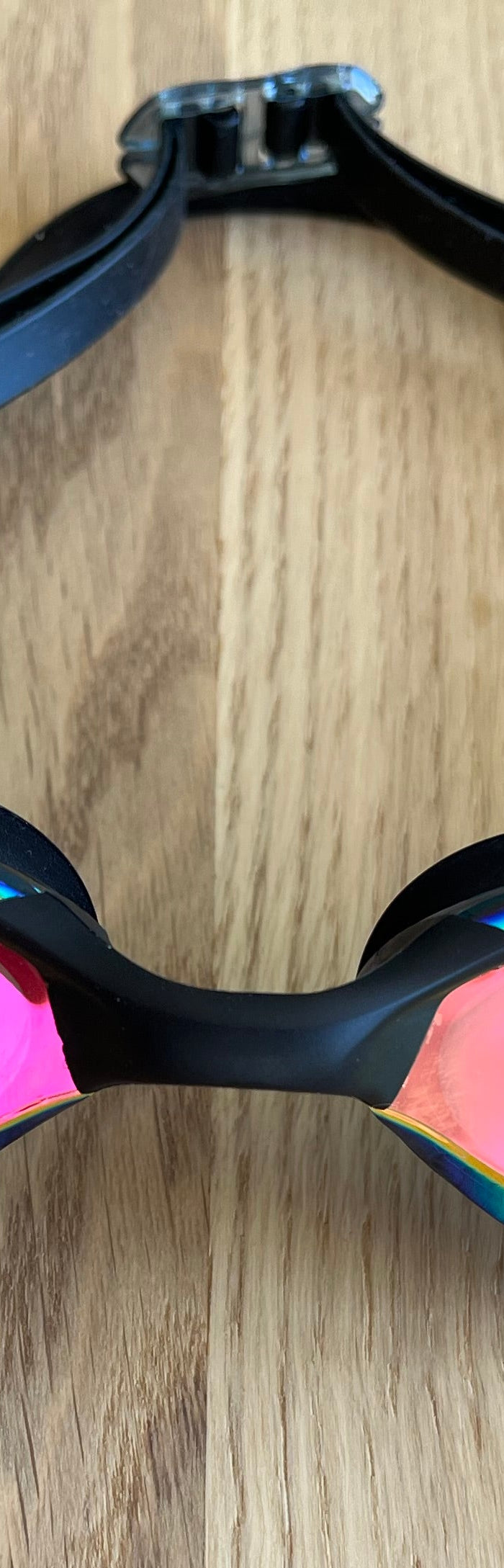 <h2>‘‘Da jeg købte de her briller troede jeg ikke, at de var noget for mig, men efter at have svømmet med dem i lidt tid, har jeg fundet ud af, at det er nogle af de bedste svømmebriller jeg nogensinde har haft!’’</h2><h4>⭐⭐⭐⭐⭐<br/></h4><h5>Mathias N.</h5><p>4. November 2025<br/></p>